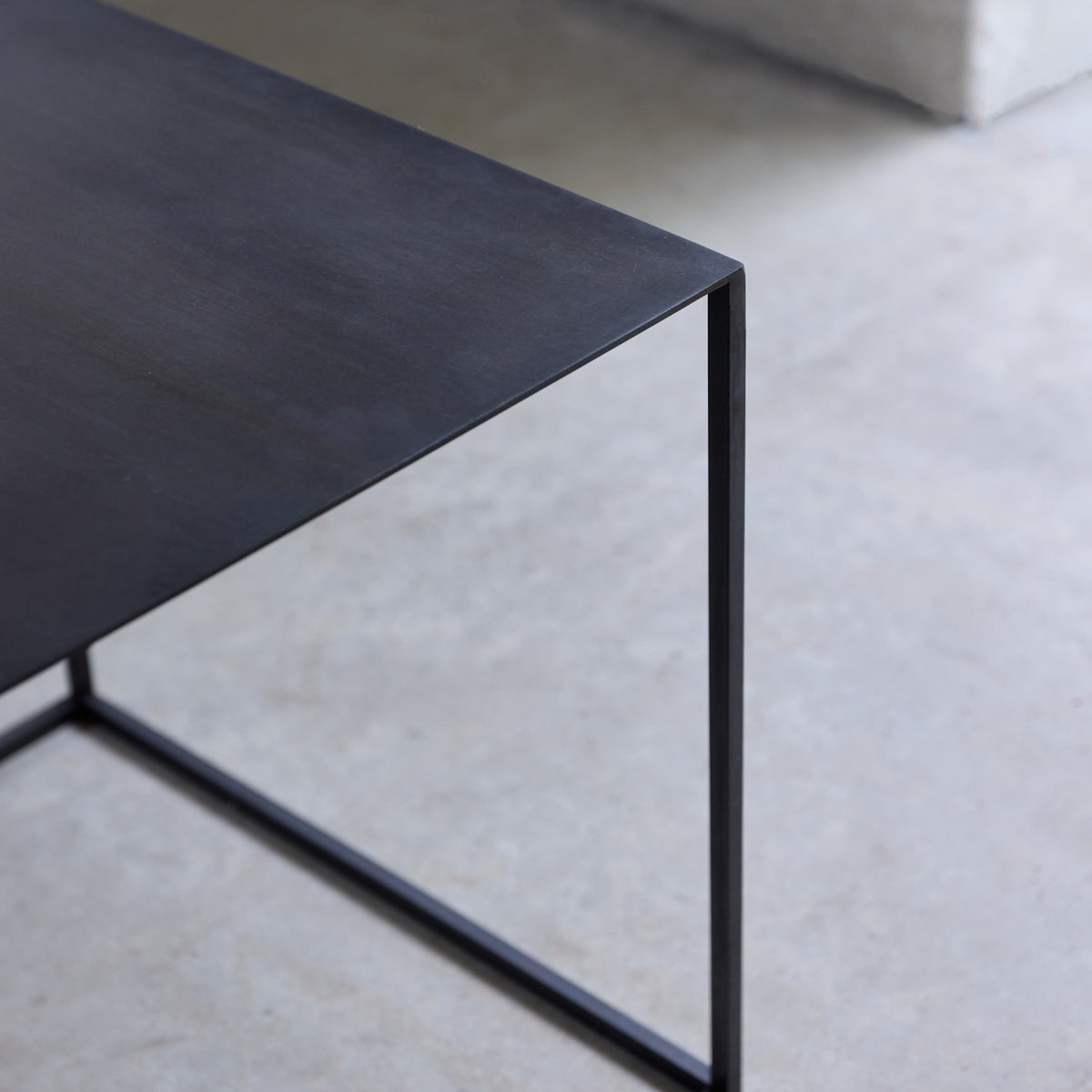 CUBIC sidebord, Iron black