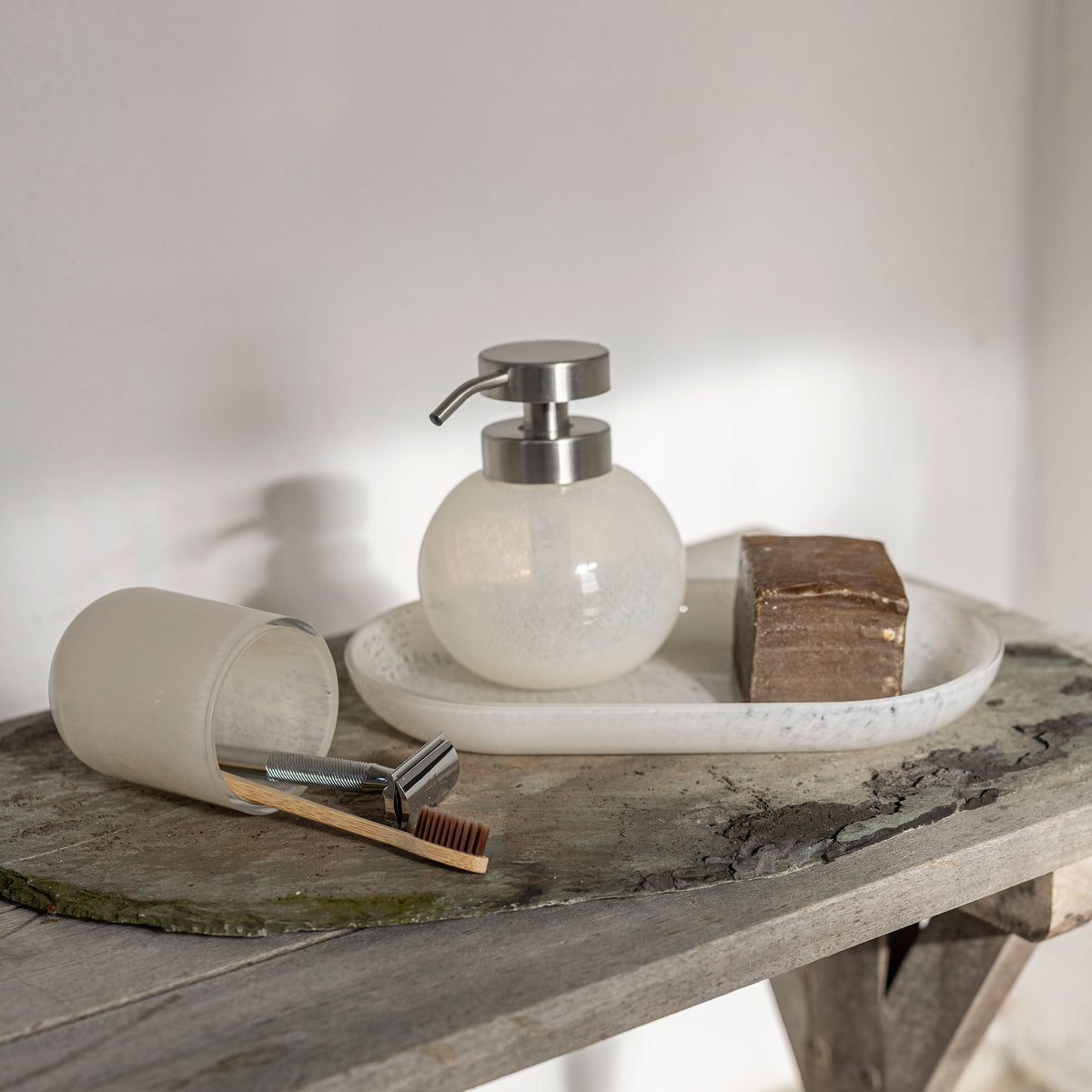 OPAL bakke, Linen