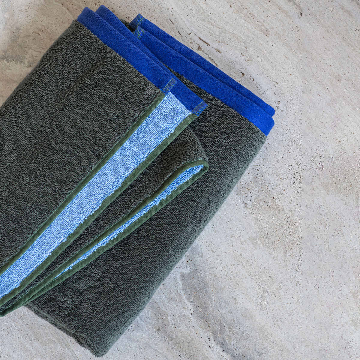 SOFT håndklæde, Dark Olive / Light blue