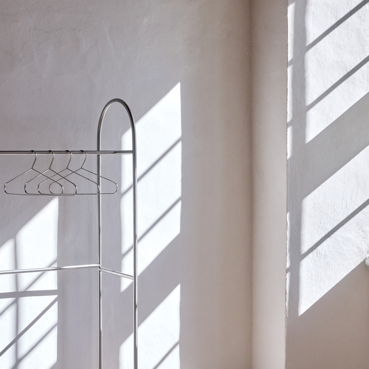 ARCH tøjstativ, Brushed steel