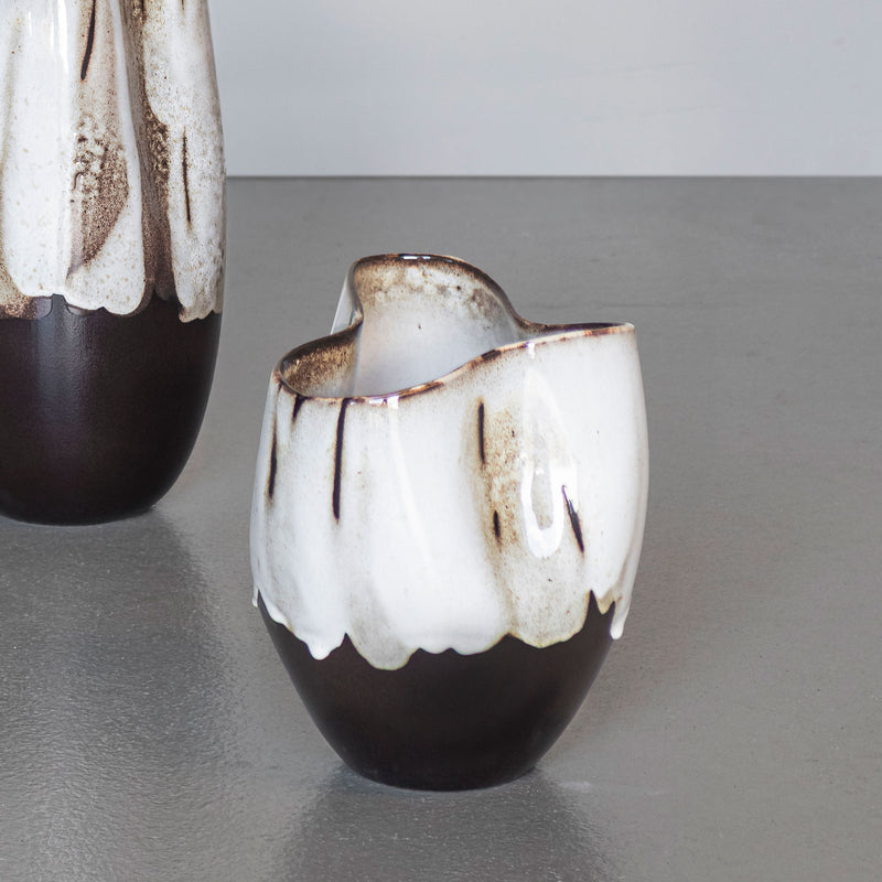 BY HAND curve vase, small, Off-white