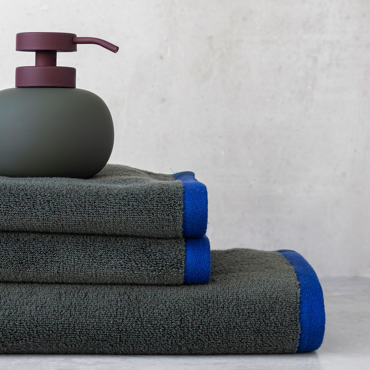 SOFT håndklæde, Dark Olive / Light blue