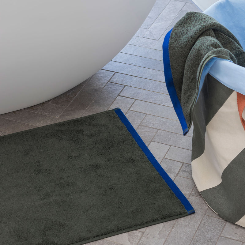 SOFT bademåtte, Dark olive / Light blue