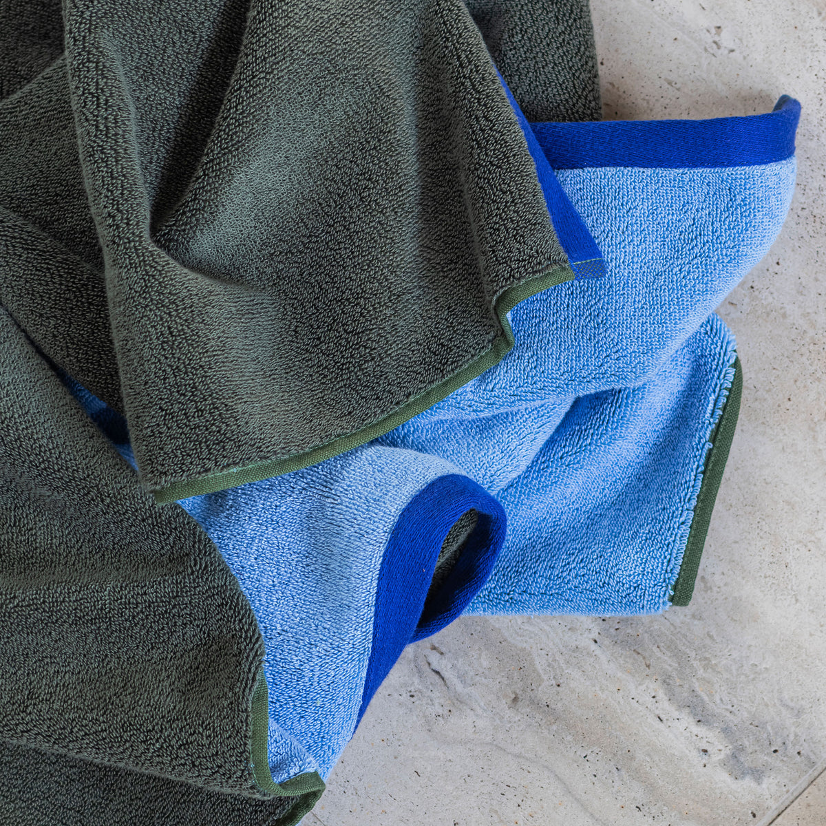 SOFT håndklæde, Dark Olive / Light blue